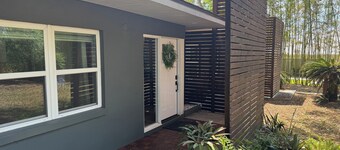 A beautiful lakeside retreat for the whole family, even your pets!
