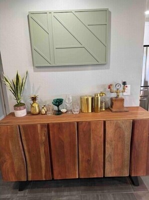 Interior - The Wolf House: Entire house near Jacksonville
(Medford)