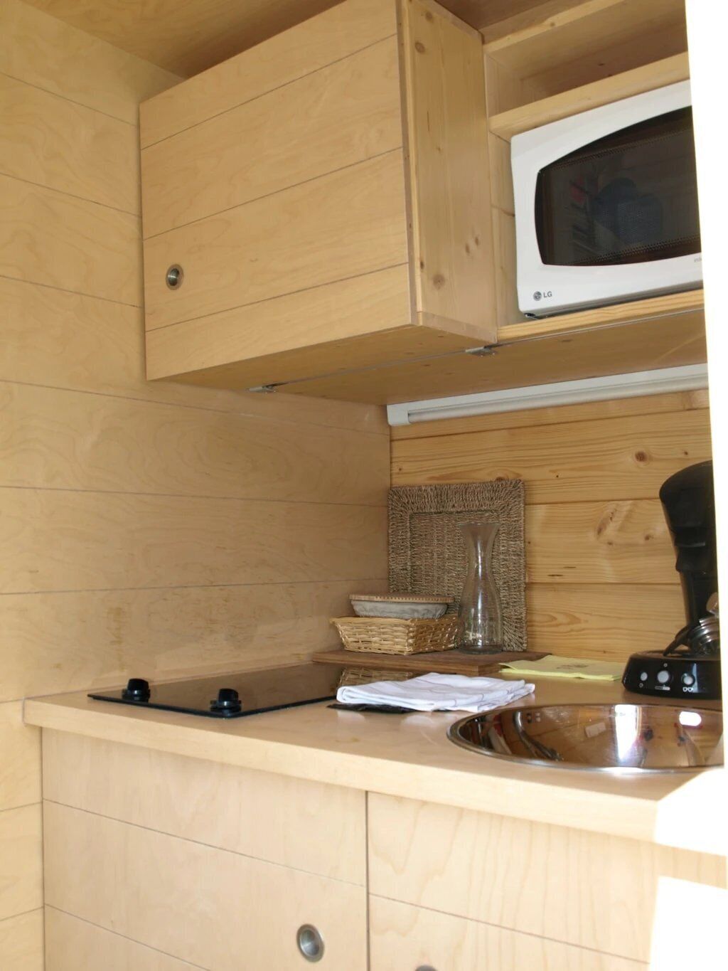 Fridge, microwave, stovetop
