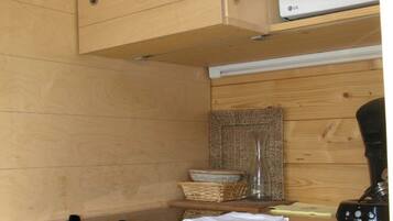 Fridge, microwave, stovetop