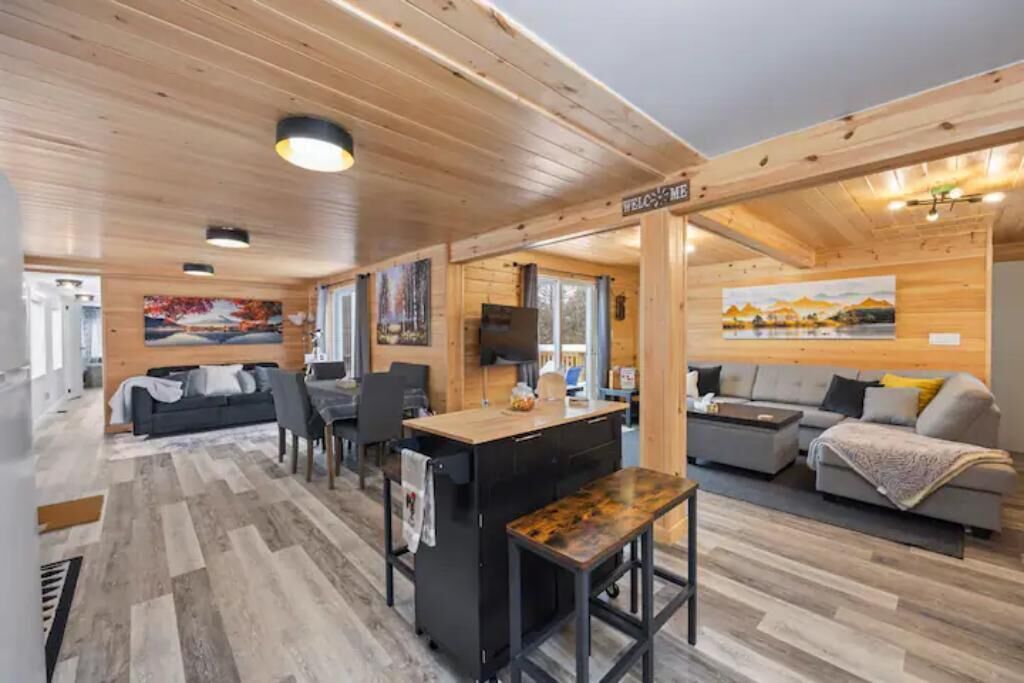 智能電視、壁爐、電子遊戲、書籍