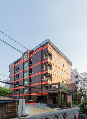Exterior - S7VEN RATCHADA HOTEL  (Bangkok)