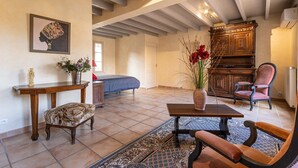 Interior - Lovely french house in a medieval village - private pool, ping pong & game room (Vianne)