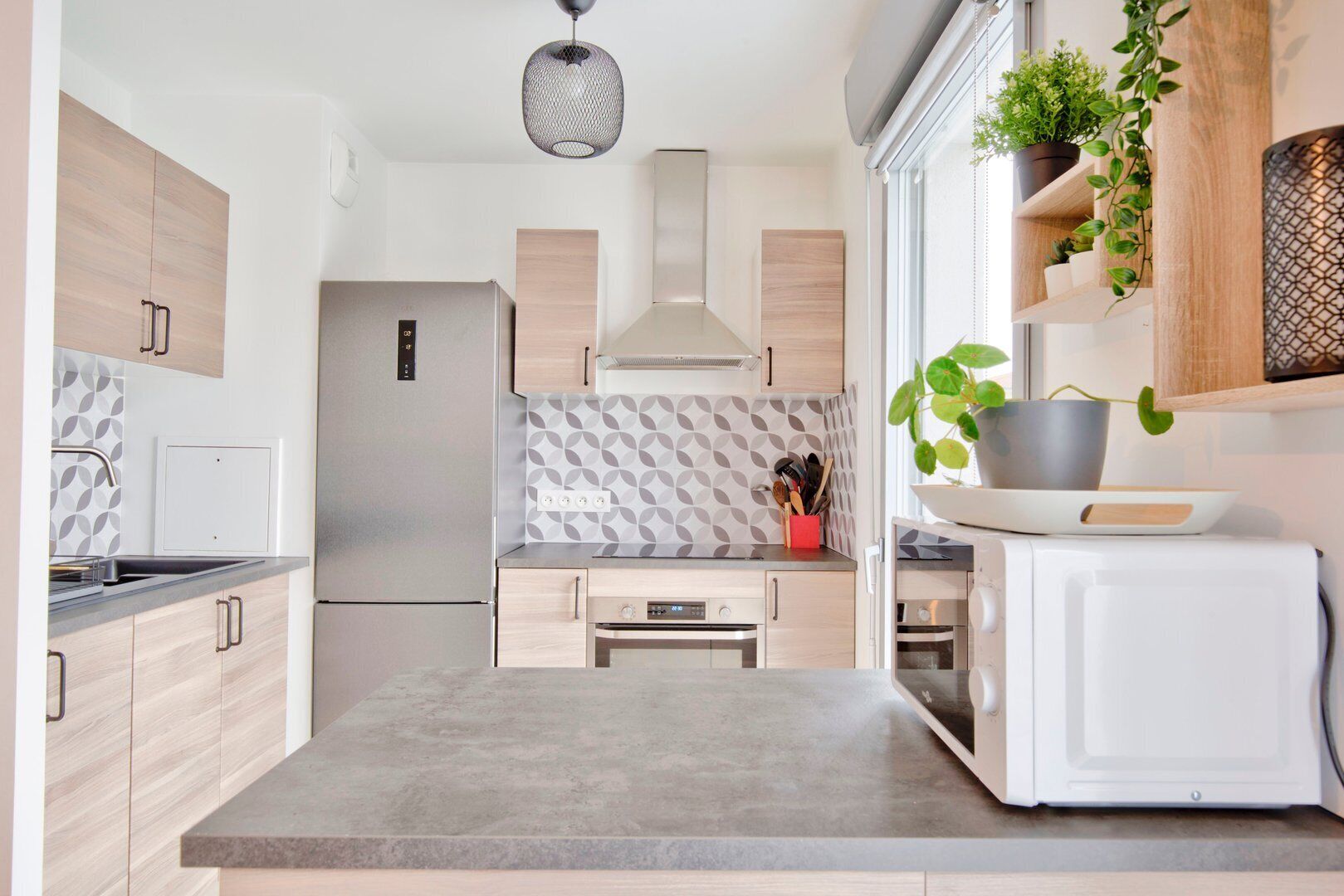 Kühlschrank, Mikrowelle, Ofen, Geschirrspüler