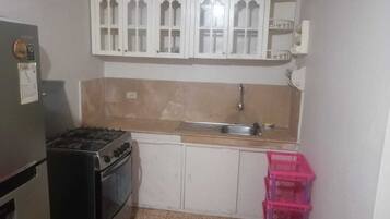 Frigorifero, forno, piano cottura