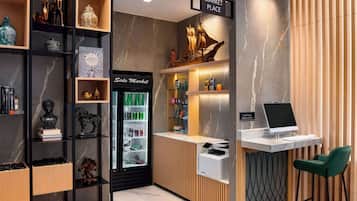 Thức ăn và đồ uống