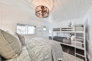 4 bedrooms, WiFi, bed sheets