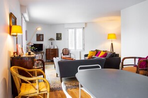 TV, DVD player, books, video library