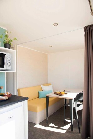 Dining - Camping 3 étoiles - Piscine  - eeebc0 (Roquebrune-sur-Argens)