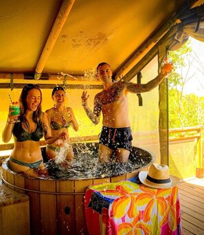 Bain à remous extérieur