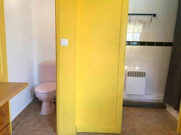 Bathroom - ZEcamping 3 étoiles espace aquatique toboggans locatif TV 20m2 2 pers (Saint-Honoré-les-Bains)