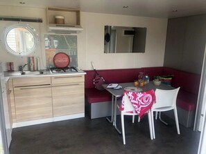 Fridge, microwave, stovetop