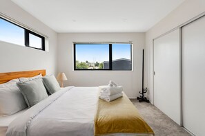 2 sovrum, skrivbord, strykjärn/strykbräda och gratis wi-fi