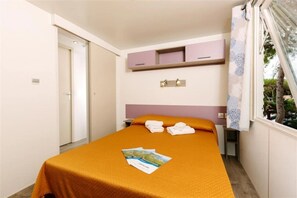 2 bedrooms, WiFi - ZEcamping 4 étoiles animé pataugeoire locatif TV clim 41m2 4 pers (Alghero)