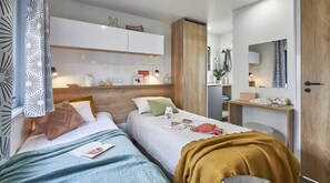 2 bedrooms, WiFi - Camping 4 étoiles - Piscine - eeecg0 (La Faute-sur-Mer)