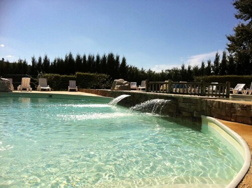 ZEcamping 4 étoiles pataugeoire piscine locatif TV clim 40m2 6 pers