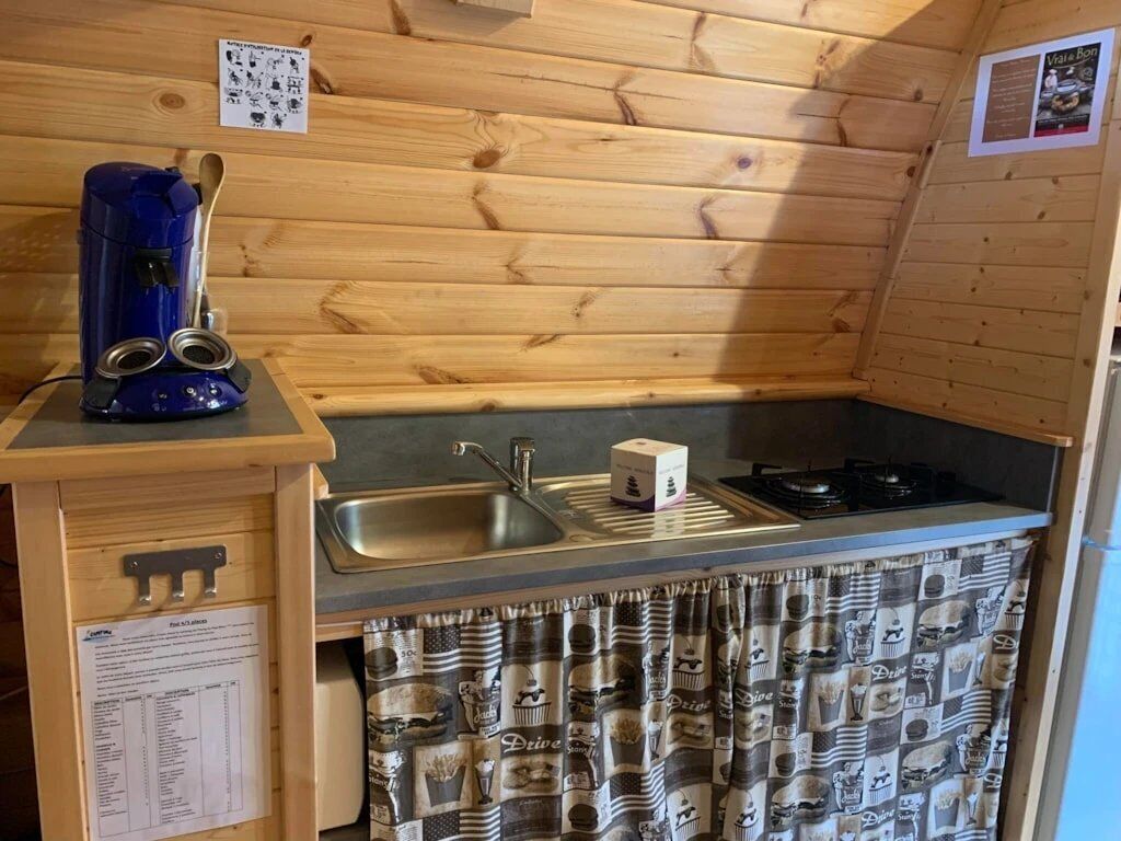 Fridge, microwave, stovetop