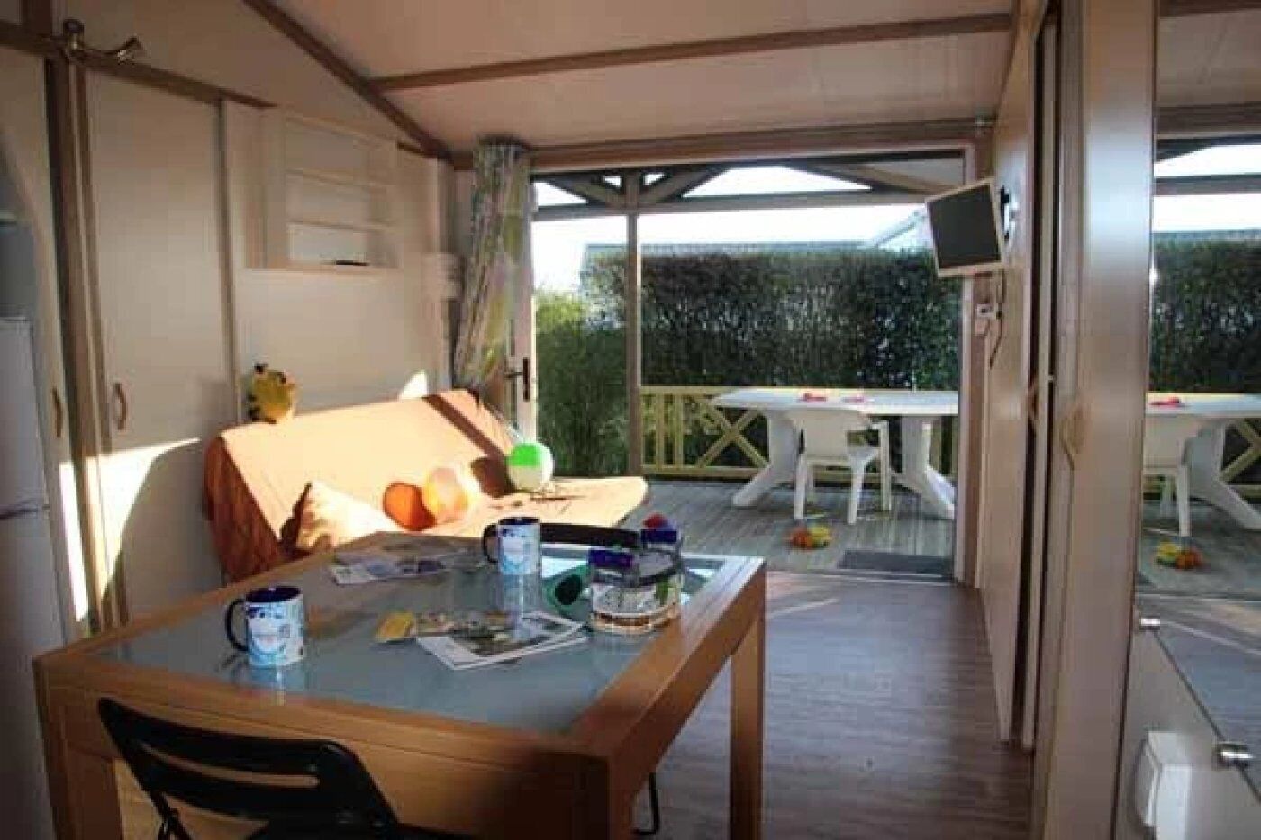 Télévision, table de tennis de table