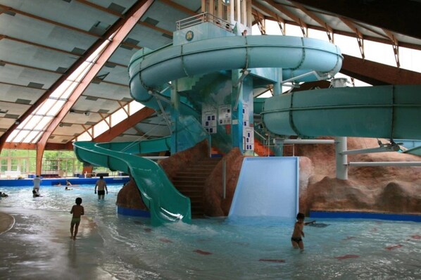 Piscine intérieure, piscine chauffée