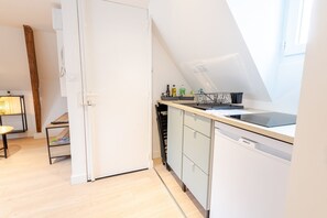 Fridge, microwave, coffee/tea maker, toaster - Le Tropical Tours - Joli appart à Tours (Tours)