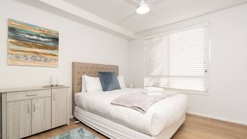 2 bedrooms, desk, iron/ironing board, free WiFi