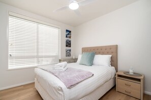 2 dormitorios, escritorio, tabla de planchar con plancha y wifi gratis