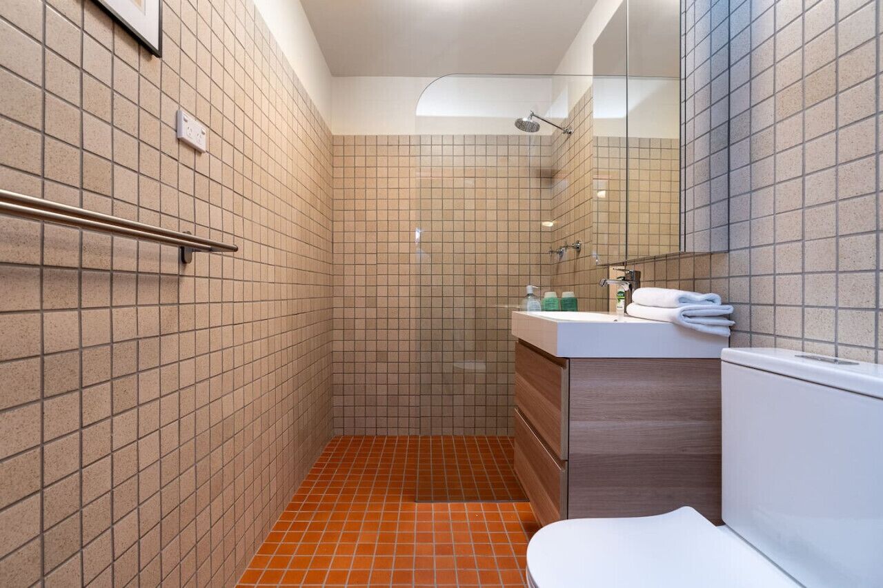 Hair dryer, towels