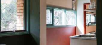 Sun-filled APT | 2 mins to Legacy Park!