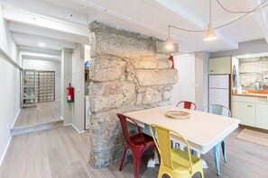 Dining - GuestReady - Alegria 293 - Room 1 (Porto)