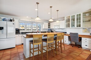 Fridge, microwave, dishwasher, coffee/tea maker