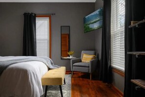 3 chambres, bureau, Wi-Fi, literie fournie