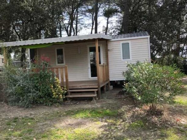 Exterior - Camping 3 étoiles - Piscine - eehci0 (Bollène)