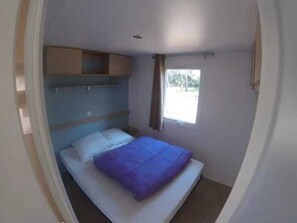 2 bedrooms, WiFi - Camping 3 étoiles - Piscine - eehci0 (Bollène)