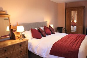 4 bedrooms - The Coach House (Pembroke)