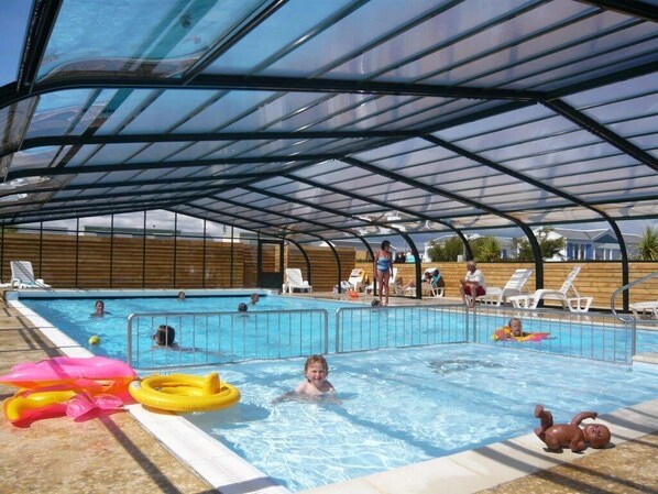 Innenpool, beheizter Pool