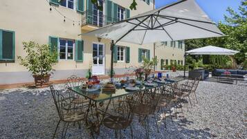 Petit déjeuner buffet compris tous les jours