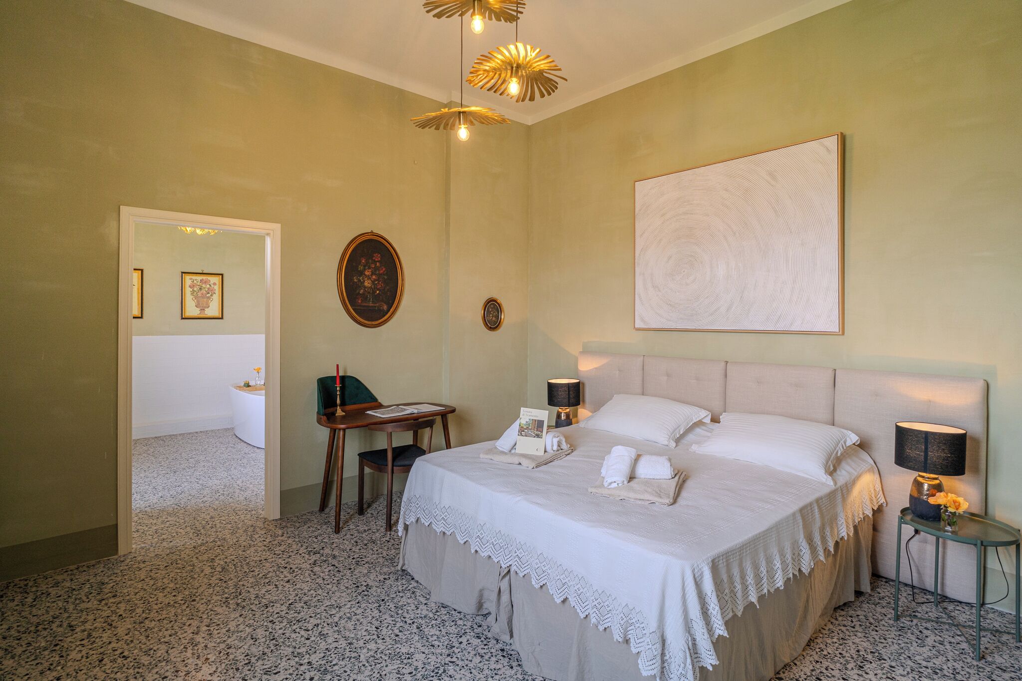 디럭스 더블룸 | 고급 침구, 필로우탑 침대, 객실 내 금고, 각각 다른 스타일의 인테리어