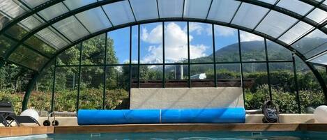 Piscine couverte, piscine chauffée