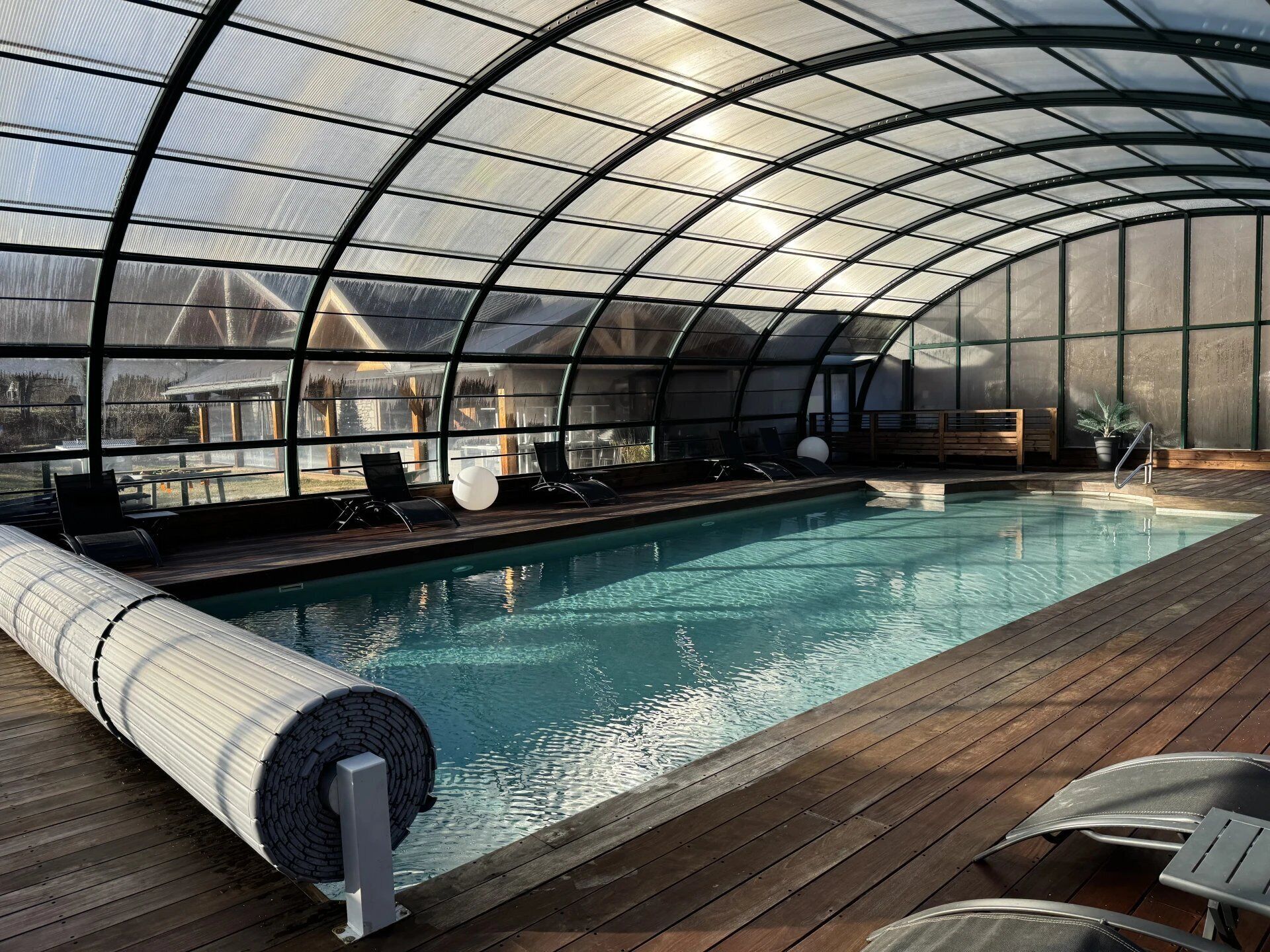 Piscina interna, piscina aquecida