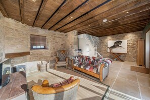 Cottage | Living area | Flat-screen TV, fireplace, DVD player - Romantic Luxury 1-bed Cottage in Alnwick (Alnwick)