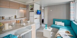 Fridge, microwave, stovetop