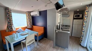 Fridge, microwave, stovetop