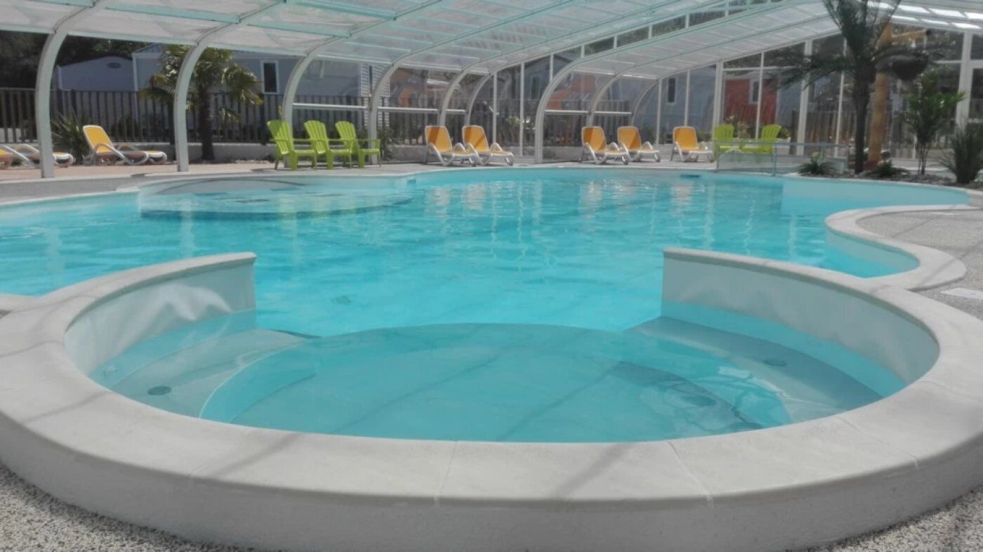 Piscine couverte, piscine chauffée