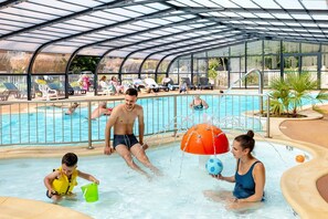 Indoor pool, a heated pool - Camping 4 étoiles - Piscine - eeifch (Fouesnant)
