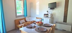 Fernseher, Tischtennisplatte
