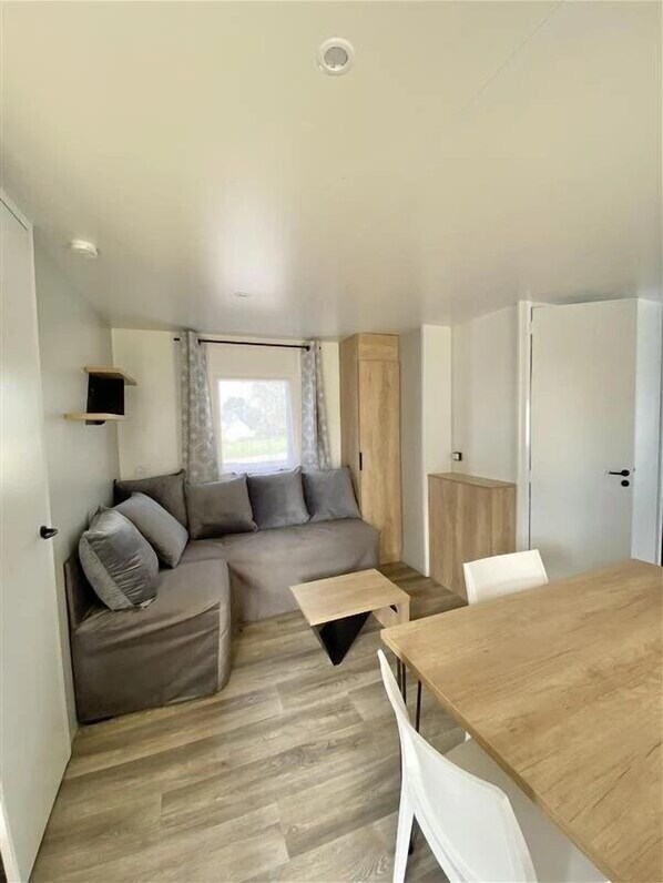 TV, table tennis - Camping 3 étoiles - Piscine - eeceed (Guémené-Penfao)