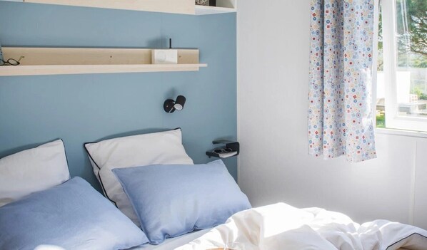 Unclassified image, 1 of 19, button