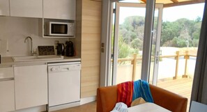 Unclassified image, 4 of 19, button