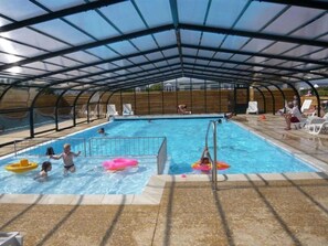 Piscina interna, piscina aquecida