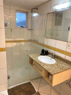 Lägenhet | Badrum | Gratis toalettartiklar